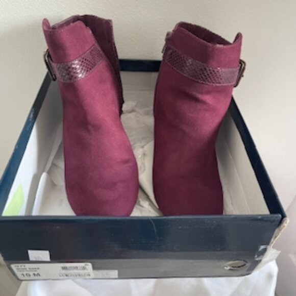 Karen Scott Ankle Boots Wine Suede /Snake - Picture 1 of 3